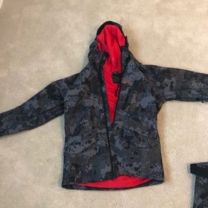 ski/snowboard jacket and snow pants